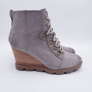 Sorel Joan Uptown Lace Up Waterproof Wedge Bootie Lug Sole Size 10 NL3950-297